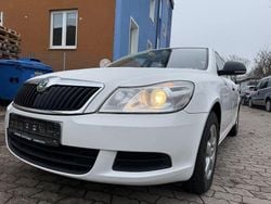 Weiß Gebraucht 2011 Skoda Octavia Limousine | 2.200 € (Superpreis)
