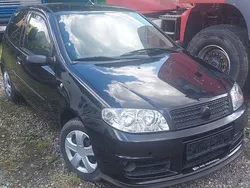 Schwarz Gebraucht 2004 Fiat Punto Kleinwagen | 1.100 € (Fairer Preis)