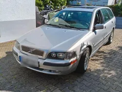 Silber Gebraucht 2002 Volvo V40 Kombi | 1.100 € (Guter Preis)