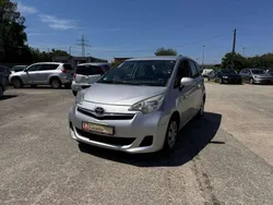Silver metallic Gebraucht 2012 Toyota Verso-S Life Van / Kleinbus | 4.590 € (Guter Preis)