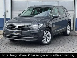 Grau Gebraucht 2023 VW Tiguan Move SUV | 23.900 € (Guter Preis)