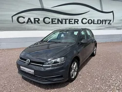 Grau Gebraucht 2018 VW Golf VII Trendline Limousine | 8.400 €