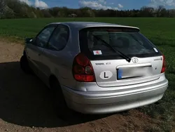 Grau Gebraucht 2000 Toyota Corolla Limousine | 1.950 € (Fairer Preis)