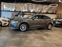 Grau Gebraucht 2014 Audi A3 Sportback Attraction Kleinwagen | 13.590 € (Fairer Preis)