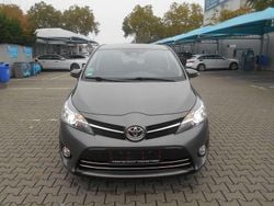 Grau Gebraucht 2016 Toyota Verso Van / Kleinbus | 5.599 € (Guter Preis)
