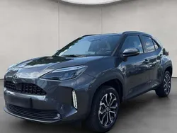 Grau Gebraucht 2024 Toyota Yaris Cross Team SUV | 27.990 € (Etwas zu teuer)