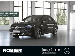 Schwarz / nachtschwarz Gebraucht 2020 Mercedes GLA200 Style SUV | 29.990 € (Guter Preis)
