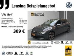 Grau Gebraucht 2021 VW Golf VIII Style Limousine | 21.888 € (Fairer Preis)
