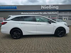 Weiß Gebraucht 2018 Opel Astra Edition Kombi | 12.980 € (Fairer Preis)
