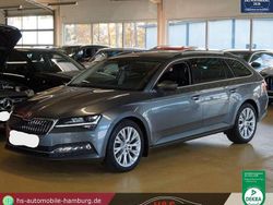 Graphitegrau Gebraucht 2022 Skoda Superb Style Kombi | 31.900 € (Etwas zu teuer)