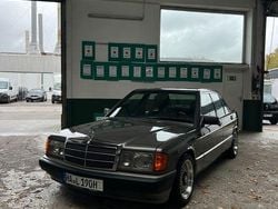 Grau Gebraucht 1992 Mercedes 190 Limousine | 8.200 €