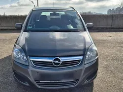 Grau Gebraucht 2012 Opel Zafira Van / Kleinbus | 3.900 € (Etwas zu teuer)