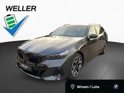 Sophistograu (grau) Gebraucht 2025 BMW 550e M Sport Kombi | 77.950 € (Superpreis)