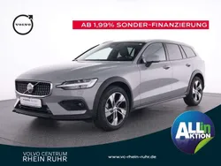 Vapour grey / metallic Gebraucht 2024 Volvo V60 CC Plus Kombi | 38.980 € (Superpreis)
