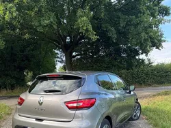 Grau Gebraucht 2015 Renault Clio IV Expression Kleinwagen | 7.500 € (Fairer Preis)