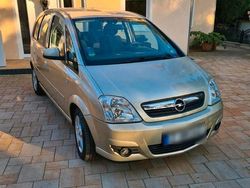 Gold Gebraucht 2007 Opel Meriva Van / Kleinbus | 1.699 € (Fairer Preis)