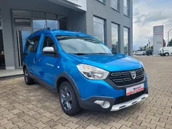 Blau Gebraucht 2017 Dacia Dokker Celebration Van | 14.877 € (Teuer)