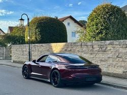Cherrymetallic Gebraucht 2022 Porsche Taycan Turbo Chrono Limousine | 78.500 €