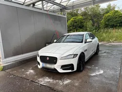 Weiß Gebraucht 2016 Jaguar XF R-Sport Limousine | 18.920 €