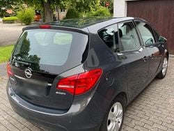 Braun Gebraucht 2016 Opel Meriva Van / Kleinbus | 5.149 € (Fairer Preis)