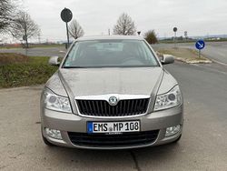Beige Gebraucht 2011 Skoda Octavia Ambiente Limousine | 5.999 €