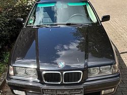 Schwarz Gebraucht 2000 BMW 316 Compact Comfort Edition Kleinwagen | 2.300 € (Etwas zu teuer)