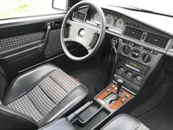 Schwarz Gebraucht 1986 Mercedes 190 Limousine | 22.890 €