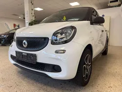 Schwarz Gebraucht 2015 Smart ForFour Basis Kleinwagen | 5.980 € (Fairer Preis)