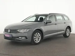 Mondsteingrau Gebraucht 2023 VW Passat Business Kombi | 26.488 €