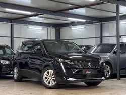 Schwarz Gebraucht 2021 Peugeot 5008 Business-Line Van / Kleinbus | 21.590 € (Guter Preis)
