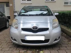 Grau Gebraucht 2011 Toyota Yaris Cool Kleinwagen | 2.190 € (Guter Preis)