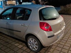 Gold Gebraucht 2007 Renault Clio II Authentique Limousine | 1.350 € (Guter Preis)