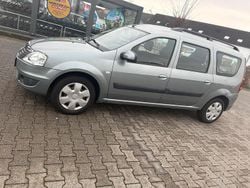 Grau Gebraucht 2010 Dacia Logan Limousine | 2.750 €