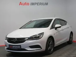 Weiß Gebraucht 2016 Opel Astra Edition Limousine | 5.900 € (Superpreis)