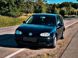 Blau Gebraucht 2002 VW Golf IV Limousine | 3.500 € (Teuer)