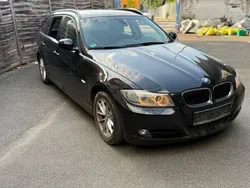 Schwarz Gebraucht 2012 BMW 320 Comfort Edition Kombi | 3.199 €