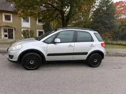 Grau Gebraucht 2007 Suzuki SX4 Club SUV | 1.990 € (Guter Preis)