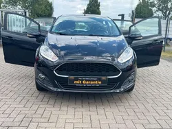 Schwarz Gebraucht 2016 Ford Fiesta Celebration Kleinwagen | 5.299 € (Guter Preis)