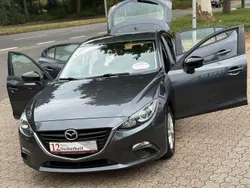 Grau Gebraucht 2016 Mazda 3 Prime-Line Limousine | 7.999 € (Fairer Preis)