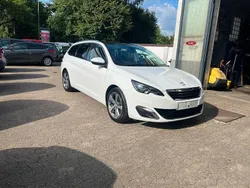 Weiß Gebraucht 2016 Peugeot 308 Allure Kombi | 7.980 € (Guter Preis)