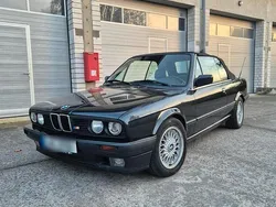 Schwarz Gebraucht 1991 BMW 318 Cabriolet Cabrio | 9.700 €