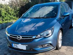 Blau Gebraucht 2017 Opel Astra SUV | 14.000 € (Fairer Preis)