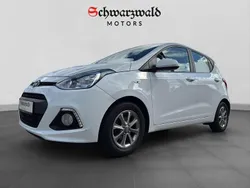 Weiß Gebraucht 2016 Hyundai i10 Kleinwagen | 7.780 € (Etwas zu teuer)