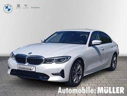 Weiss Gebraucht 2021 BMW 320 Sport Line Limousine | 32.290 € (Fairer Preis)