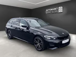 Black sapphire metallic (metallic) Gebraucht 2021 BMW 320 M Sport Kombi | 33.950 € (Fairer Preis)