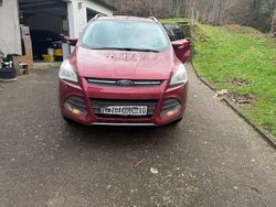 Rot Gebraucht 2016 Ford Kuga Trend SUV | 11.200 € (Fairer Preis)