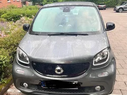 Grau Gebraucht 2015 Smart ForFour Passion Limousine | 8.300 € (Etwas zu teuer)