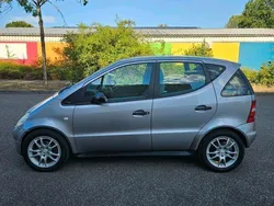 Grau Gebraucht 2000 Mercedes A160 Kleinwagen | 900 €