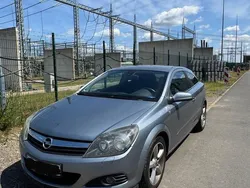Grau Gebraucht 2005 Opel Astra GTC Kleinwagen | 2.100 € (Etwas zu teuer)