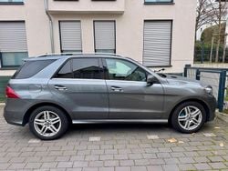 Grau Gebraucht 2017 Mercedes GLE500 AMG line SUV | 29.500 € (Fairer Preis)